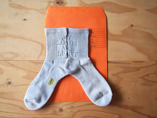 MY LOADS ARE LIGHT, Lettered socks – notwonderstore