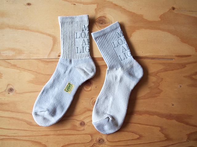 MY LOADS ARE LIGHT, Lettered socks – notwonderstore