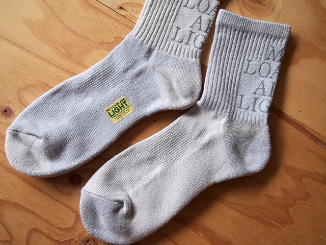 MY LOADS ARE LIGHT, Lettered socks – notwonderstore